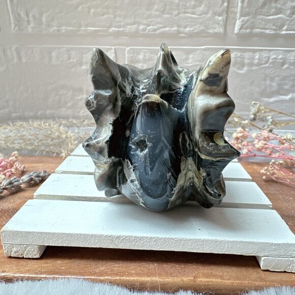 Gorgeous Volcano Agate Dragon Head/Skull Carving - Picture 6 of 8